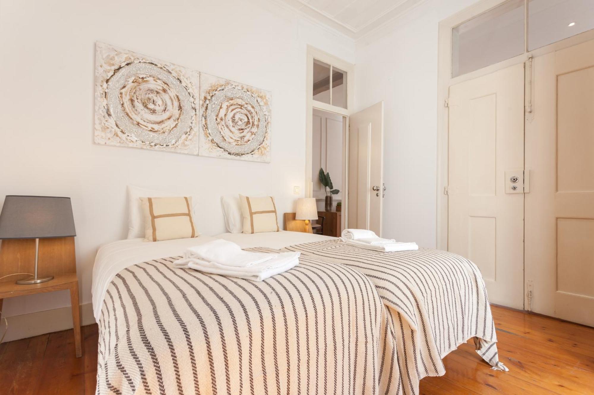 Tejo Vintage Three-Bedroom Apartment - By Lu Holidays Lisboa Dış mekan fotoğraf