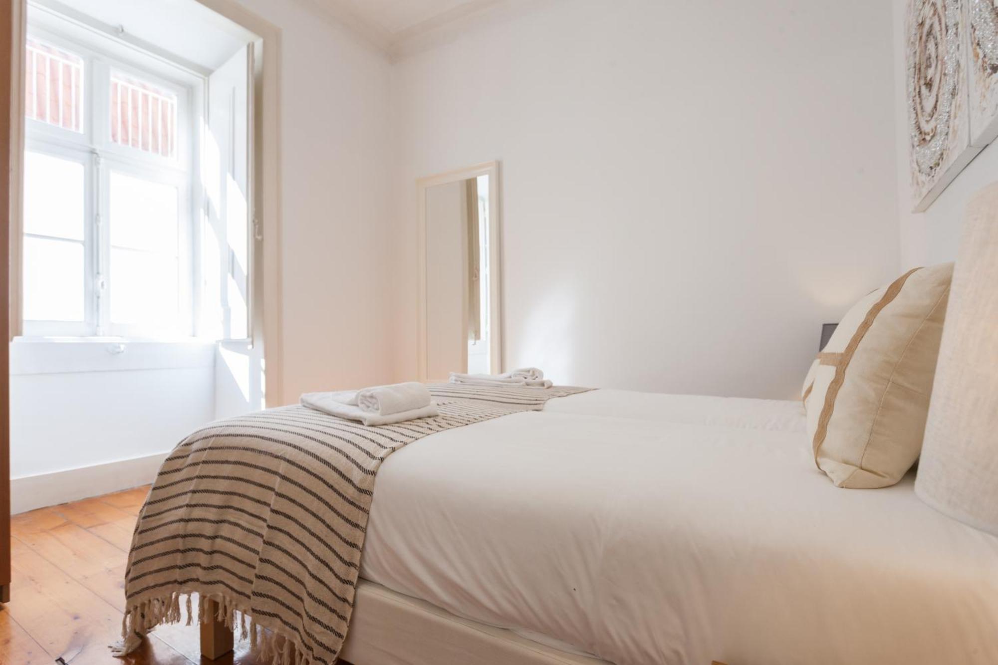 Tejo Vintage Three-Bedroom Apartment - By Lu Holidays Lisboa Dış mekan fotoğraf